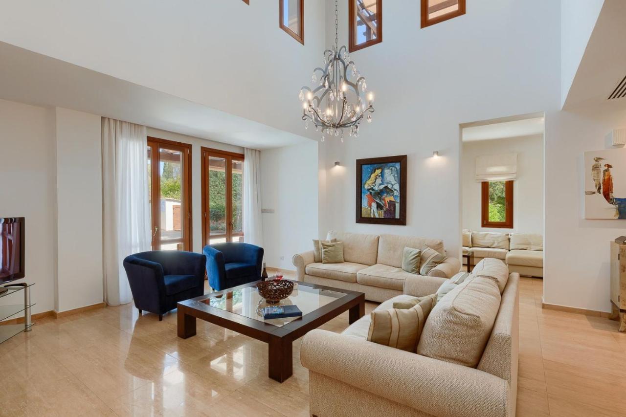 Aphrodite Hills Holiday Residences Superior Villas 5 Bedroom Superior Villa - 0135 *