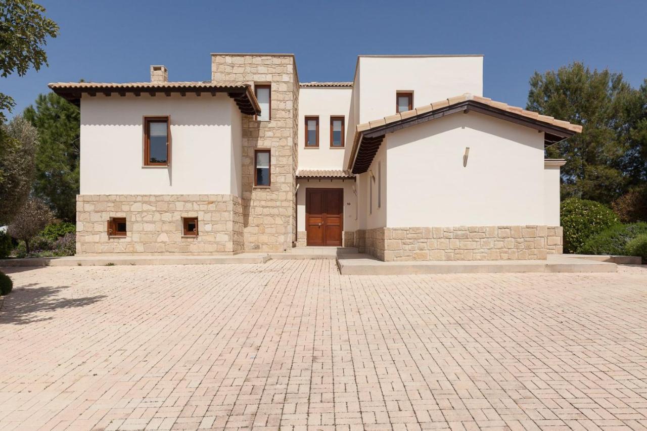 Aphrodite Hills Holiday Residences Superior Villas 5 Bedroom Superior Villa - 0135 Villa Paphos