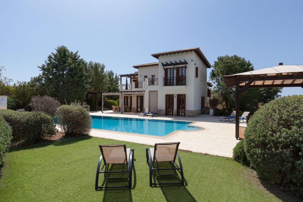 Aphrodite Hills Holiday Residences Superior Villas 5 Bedroom Superior Villa - 0135 *