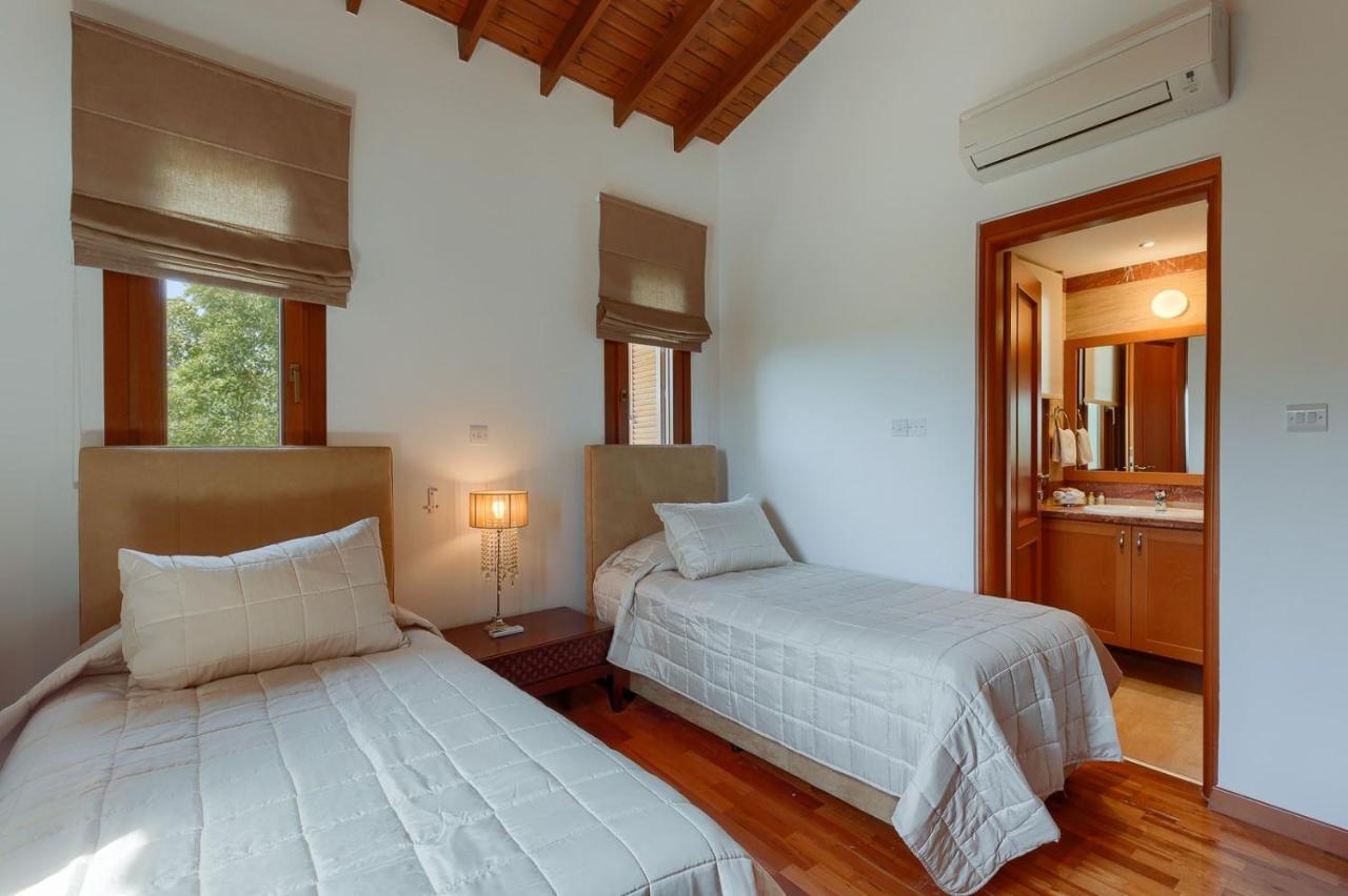 Aphrodite Hills Holiday Residences Superior Villas 5 Bedroom Superior Villa - 0135 *