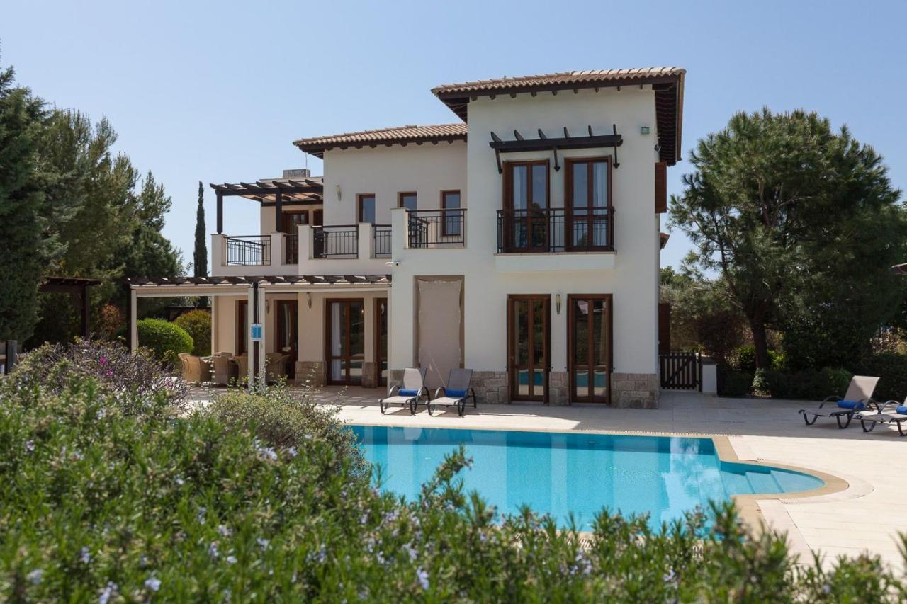 Aphrodite Hills Holiday Residences Superior Villas 5 Bedroom Superior Villa - 0135 Villa *