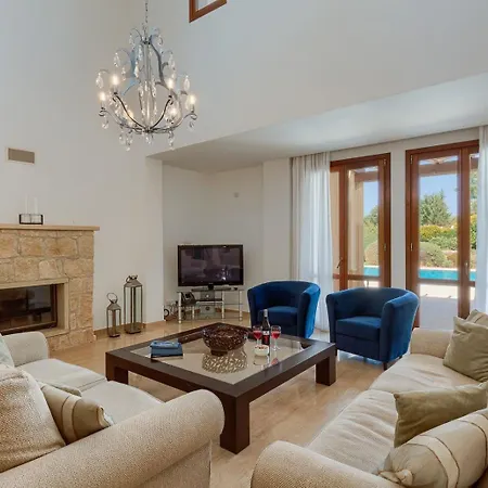 Aphrodite Hills Holiday Residences Superior Villas 5 Bedroom Superior Villa - 0135 Paphos מראה חיצוני תמונה
