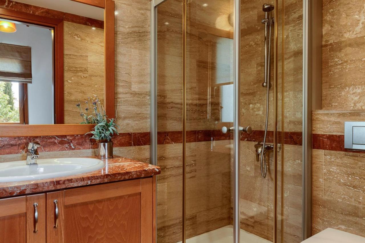 Aphrodite Hills Holiday Residences Superior Villas 5 Bedroom Superior Villa - 0135 Βίλα